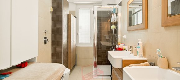 3 bedrooms Apartment in Milan, Italy No. 357906 12