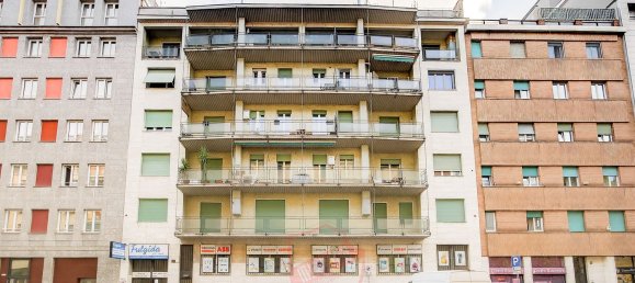 3 bedrooms Apartment in Milan, Italy No. 357906 15