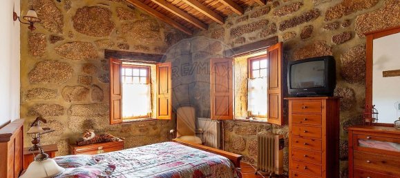 3 bedrooms House in Peraboa, Portugal No. 66603 12