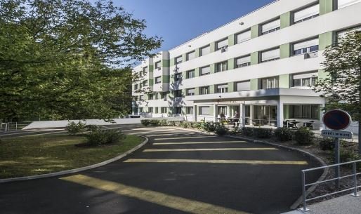 Studio in Chambray-les-Tours, France No. 212104