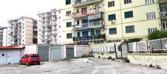 Гараж 37м² в Казория, Италия № 330605 3