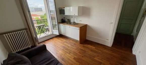 1 bedroom Apartment in Paris, France No. 309922 2