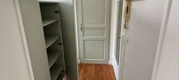 1 bedroom Apartment in Paris, France No. 309922 5