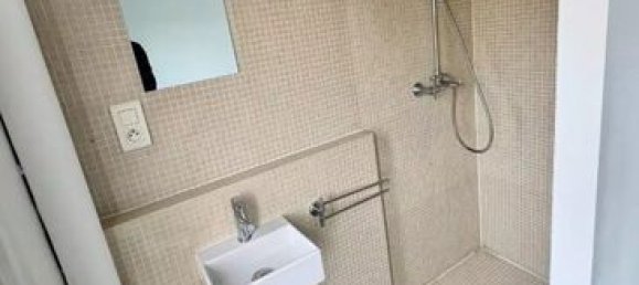 1 bedroom Apartment in Paris, France No. 309922 3