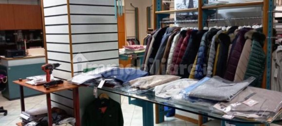 2-salle Propriété commerciale à Spoleto, Italy No. 88276 3