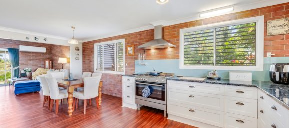 4 bedrooms House in Childers, Australia No. 211 14