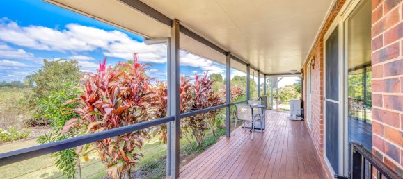 4 bedrooms House in Childers, Australia No. 211 13