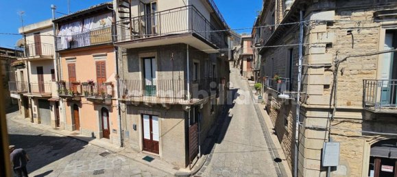 Замки и поместья с 3 спальнями в Монтальбано Эликона, Италия № 321018 14