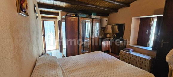 Замки и поместья с 3 спальнями в Монтальбано Эликона, Италия № 321018 13