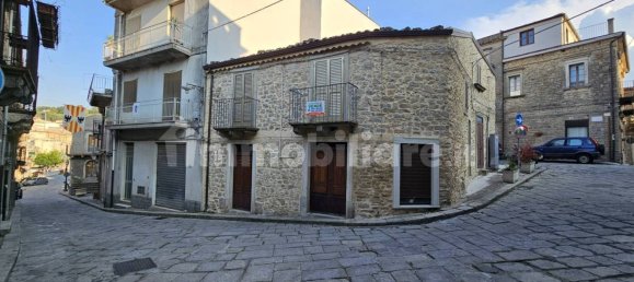 Замки и поместья с 3 спальнями в Монтальбано Эликона, Италия № 321018 2