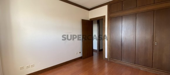 Квартира с 4 спальнями в Порту, Португалия № 168537 13