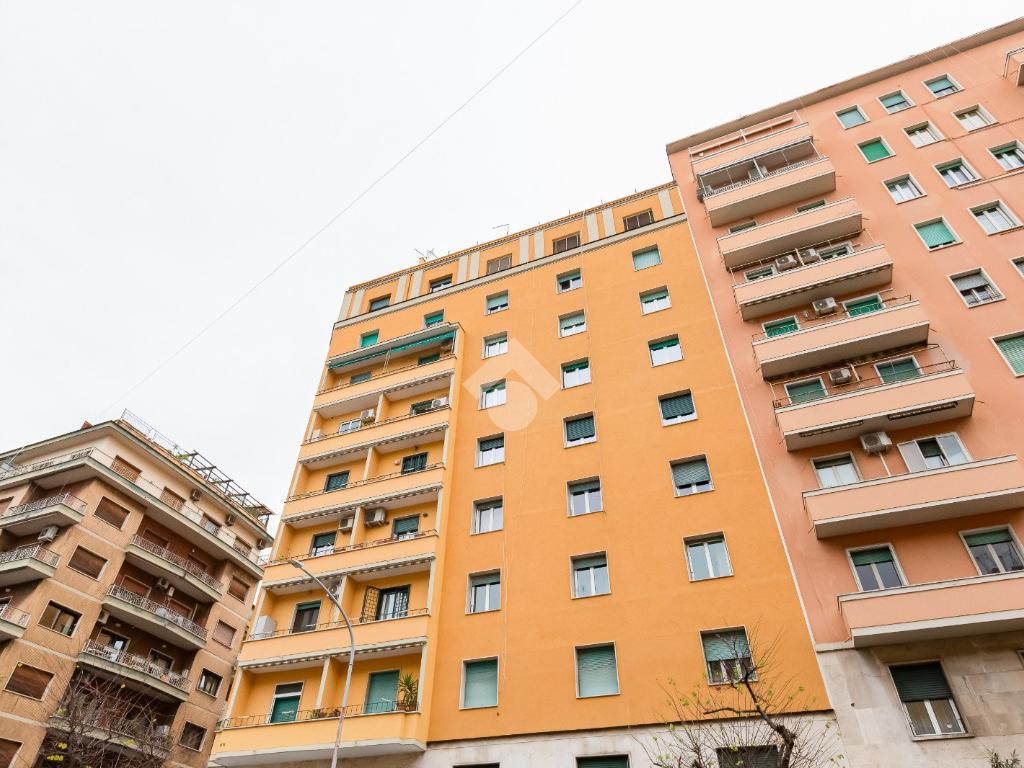 5 bedrooms Apartment in Rome, Italy No. 52355