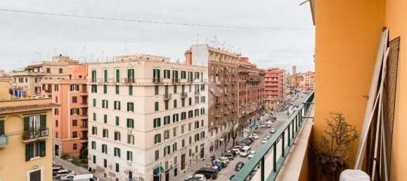 5 bedrooms Apartment in Rome, Italy No. 52355 25