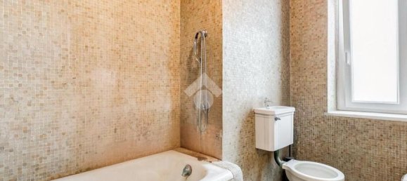 5 bedrooms Apartment in Rome, Italy No. 52355 15