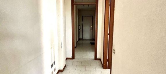 Офис 87м² в Варесе, Италия № 285643 8