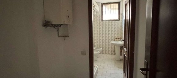 Офис 87м² в Варесе, Италия № 285643 10