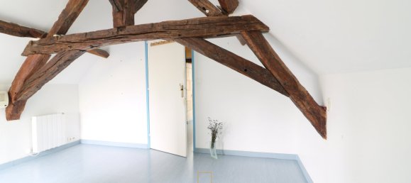 3 bedrooms House in Longue-Jumelles, France No. 96516 10