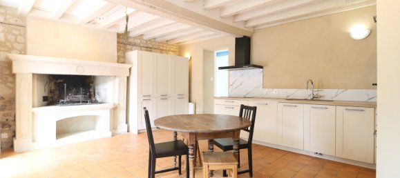 3 bedrooms House in Longue-Jumelles, France No. 96516 6