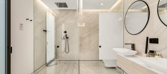 4 bedrooms Penthouse in Estepona, Spain No. 2983 19