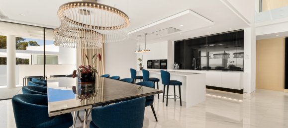 4 bedrooms Penthouse in Estepona, Spain No. 2983 9