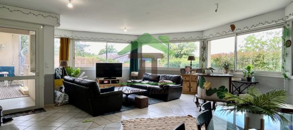 Casa de 11 dormitorios en Patay, France No. 77963 16