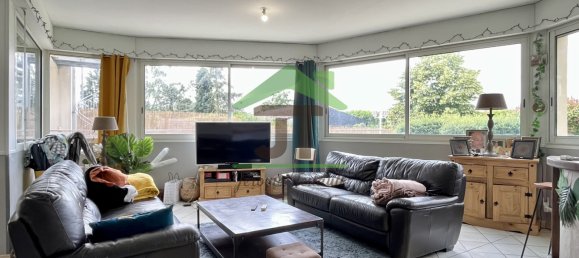 Casa de 11 dormitorios en Patay, France No. 77963 14