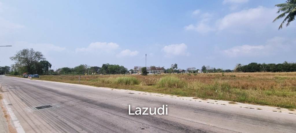 Gewerbliche Immobilie in Pattaya, Thailand 24000m², Nr. 15412