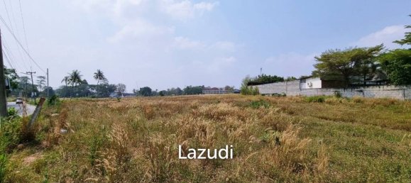 Gewerbliche Immobilie in Pattaya, Thailand 24000m², Nr. 15412 3