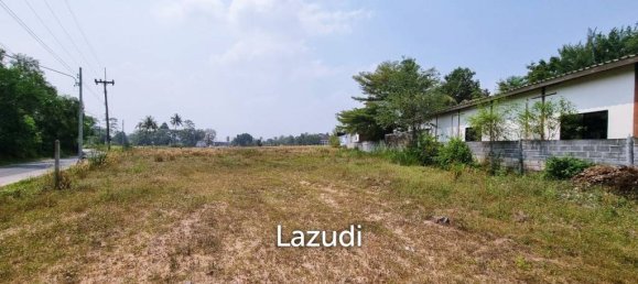 Gewerbliche Immobilie in Pattaya, Thailand 24000m², Nr. 15412 2