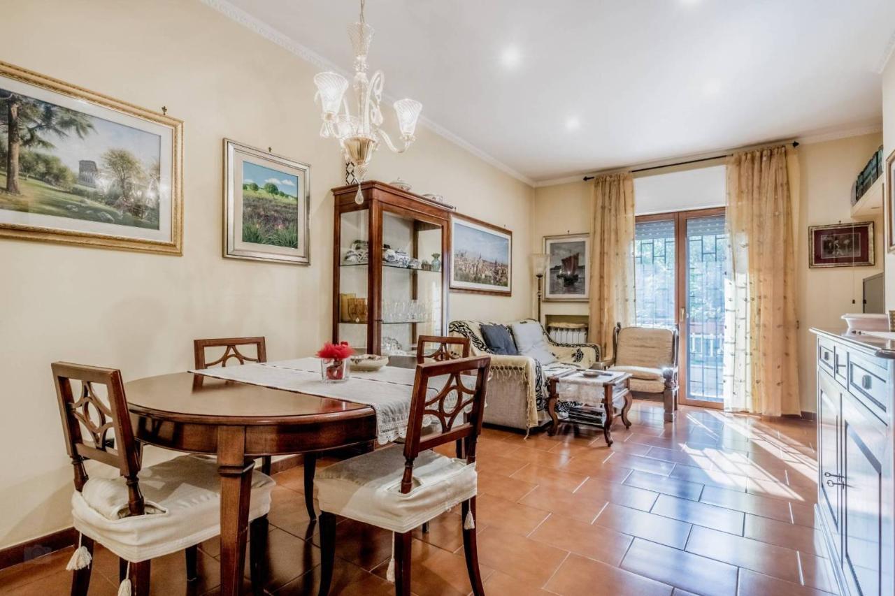 3 rooms Apartment in Rome, Italy No. 28687