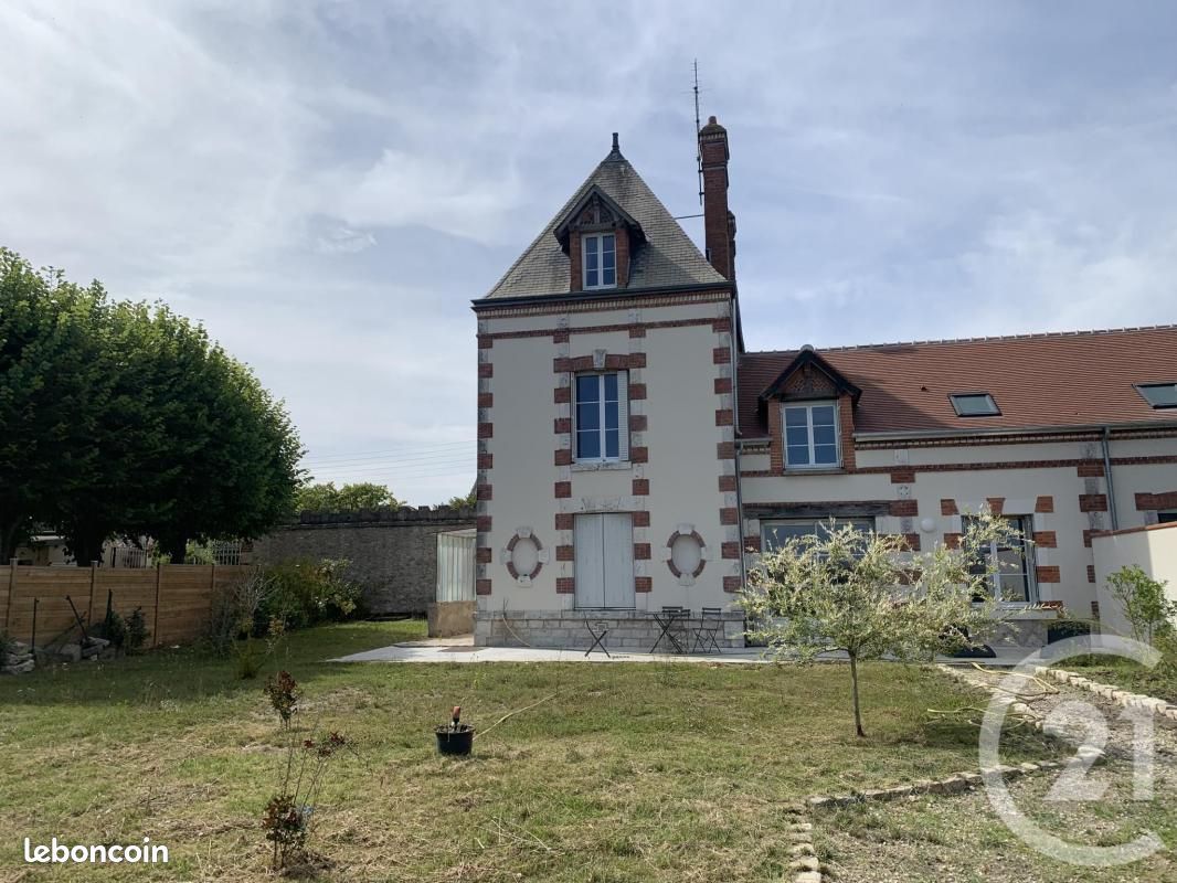 5 chambres Maison à Beaugency, France No. 86827