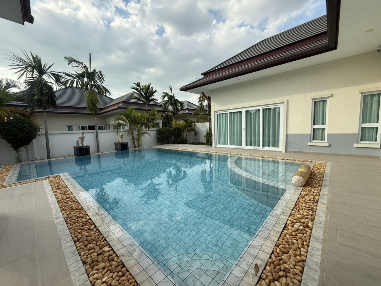 3 Schlafzimmer Villa in Pattaya, Thailand, Nr. 73503