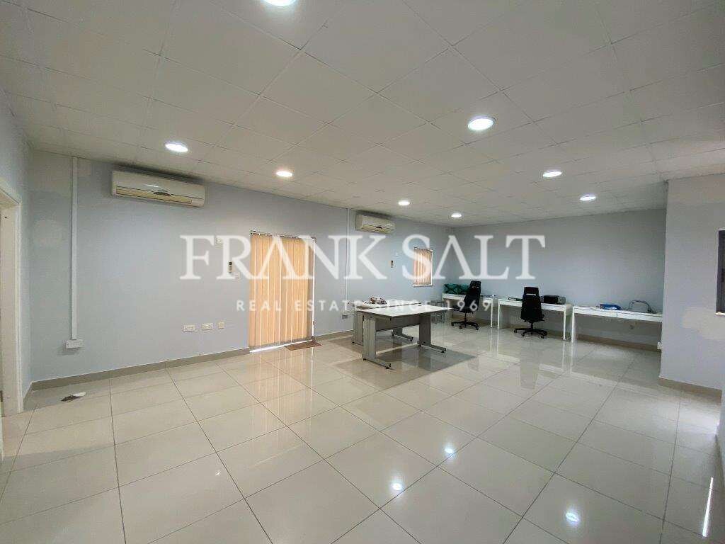 110m² Office in Ta' Xbiex, Malta No. 12577