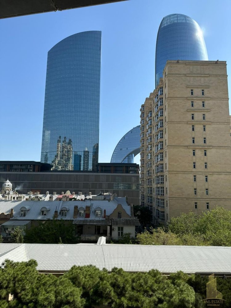 Apartamento de 3 dormitorios en Baku, Azerbaijan No. 1796