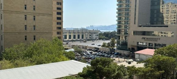 Apartamento de 3 dormitorios en Baku, Azerbaijan No. 1796 24