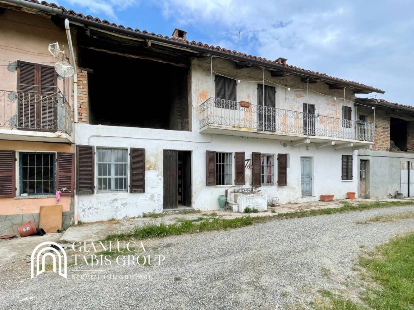 3 bedrooms House in Albugnano, Italy No. 294097