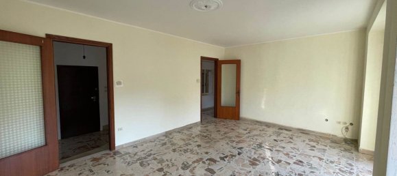 6-salle Appartement à Syracuse, Italy No. 250030 8