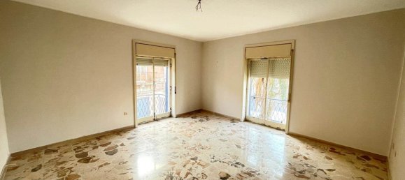 6-salle Appartement à Syracuse, Italy No. 250030 25