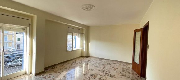 6-salle Appartement à Syracuse, Italy No. 250030 12