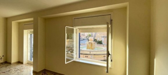 6-salle Appartement à Syracuse, Italy No. 250030 14