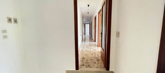 6-salle Appartement à Syracuse, Italy No. 250030 6