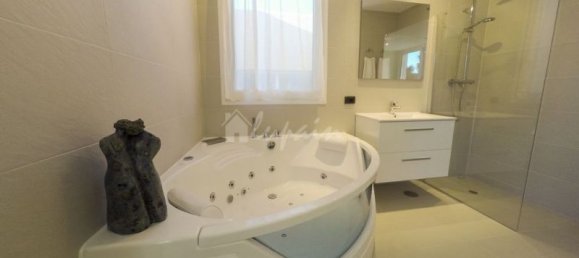 5 bedrooms Villa in Adeje, Spain No. 29734 31