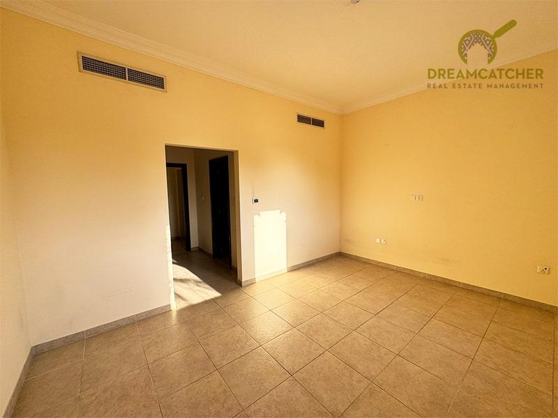 4 bedrooms Villa in Al Hamra Village, UAE No. 23198