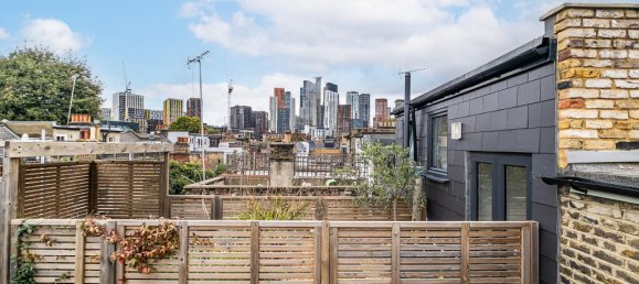 3 bedrooms House in London, United Kingdom No. 14053 4