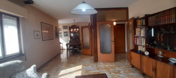 2 Schlafzimmer Wohnung in Iseo, Italy, Nr. 60199 8