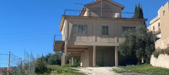 5 rooms House in Monterosso Almo, Italy No. 224905 12