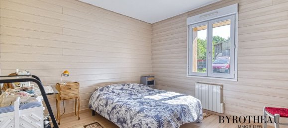 3 bedrooms House in Feneu, France No. 285048 8