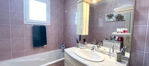 4 Schlafzimmer Haus in Montrevel-en-Bresse, France, Nr. 290026 10