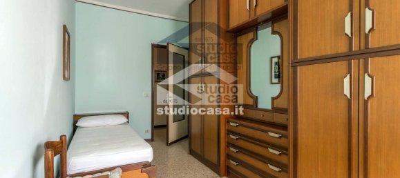 Apartamento de 3 dormitorios en Dalmine, Italy No. 266831 22