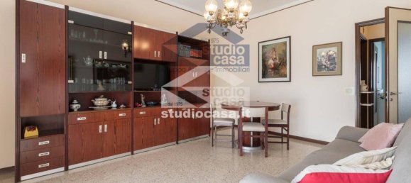 Apartamento de 3 dormitorios en Dalmine, Italy No. 266831 4